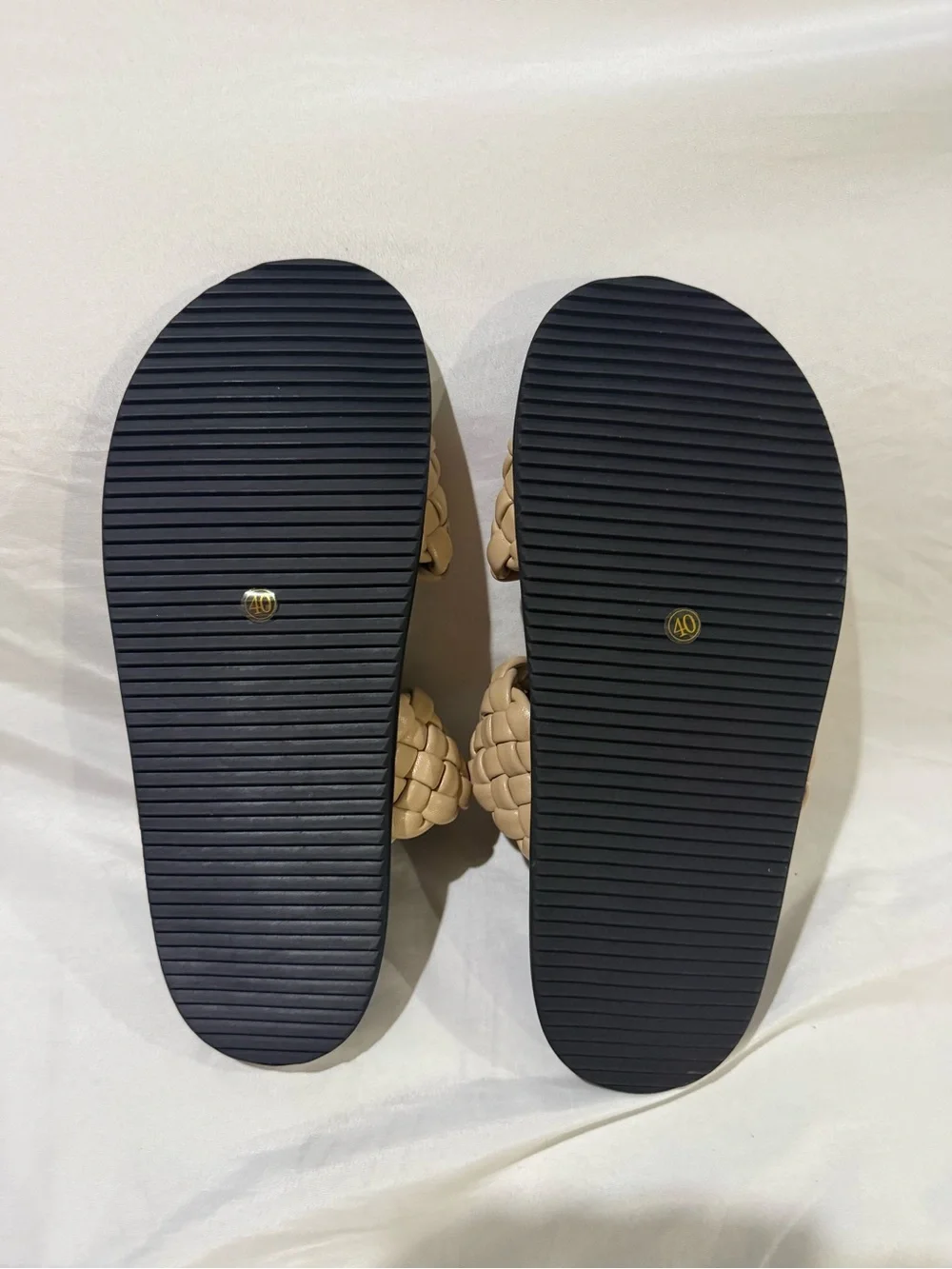 NWOT Alias Mae Soleis Twist Braid Strap Flat Sandals Natural Beige Size 9 - Picture 5 of 5